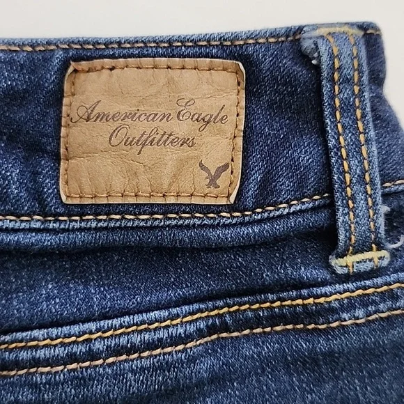 American Eagle Women's Stretch Blue Dark Wash Denim Jean Shorts Size 2 - Picture 11 of 15